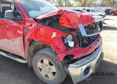 2010 Toyota Tundra Grade 5.7L V8 z USA, uszkodzony, nr VIN 5TFUW5F16AX122030